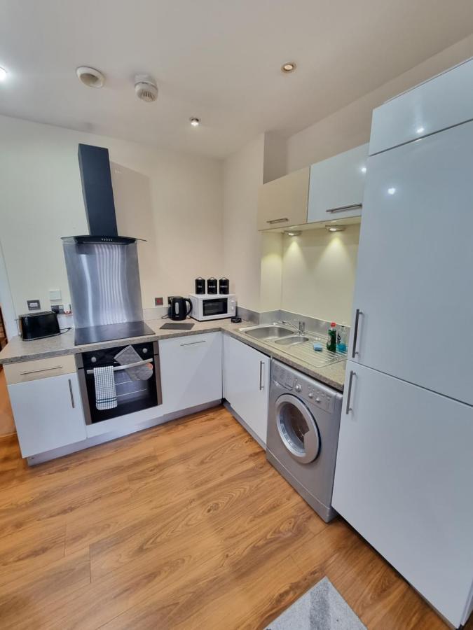 2 Bedroom - City Centre Location - Perfect For Family'S Bradford  Exterior foto